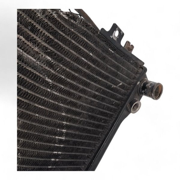 Radiador Kawasaki ZX 11 1996 com avaria