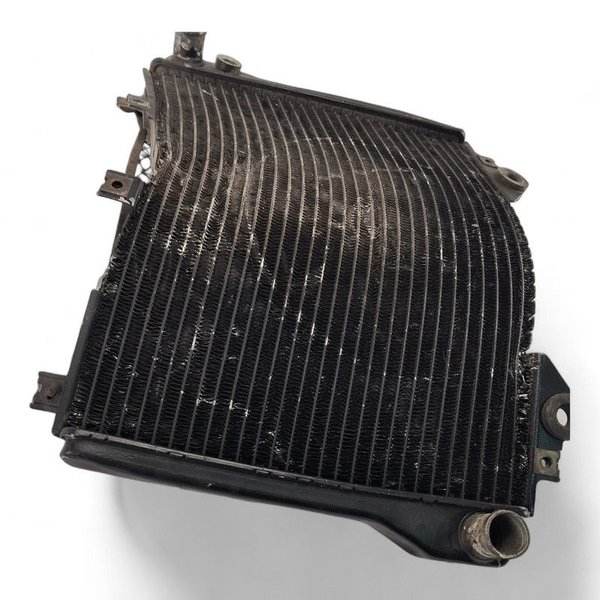 Radiador Kawasaki ZX 11 1996 com avaria