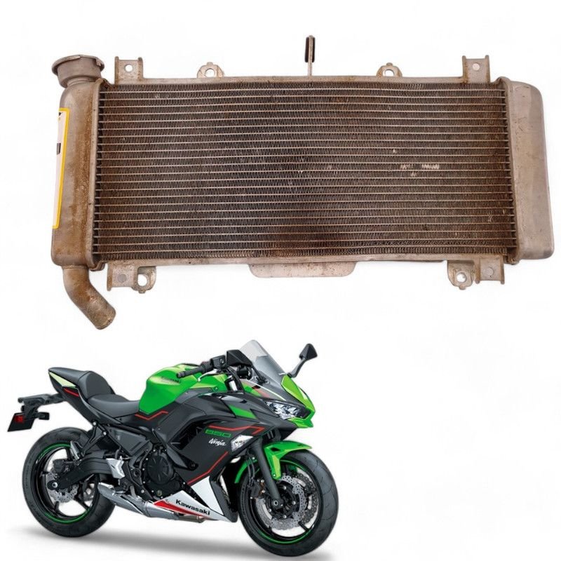 Radiador Kawasaki Ninja 650 2022 com avaria