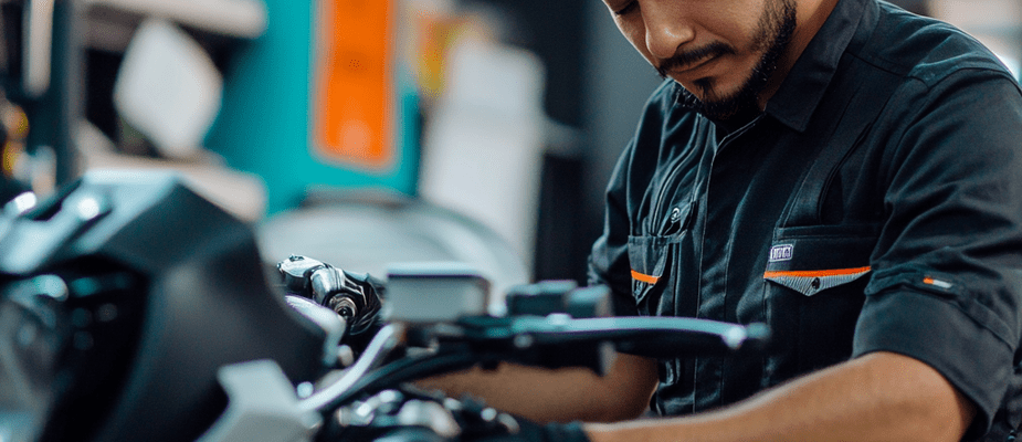 Os Erros Mais Comuns ao Cuidar da Moto e Como Evitá-los Os Erros Mais Comuns ao Cuidar da Moto e Como Evitá-los